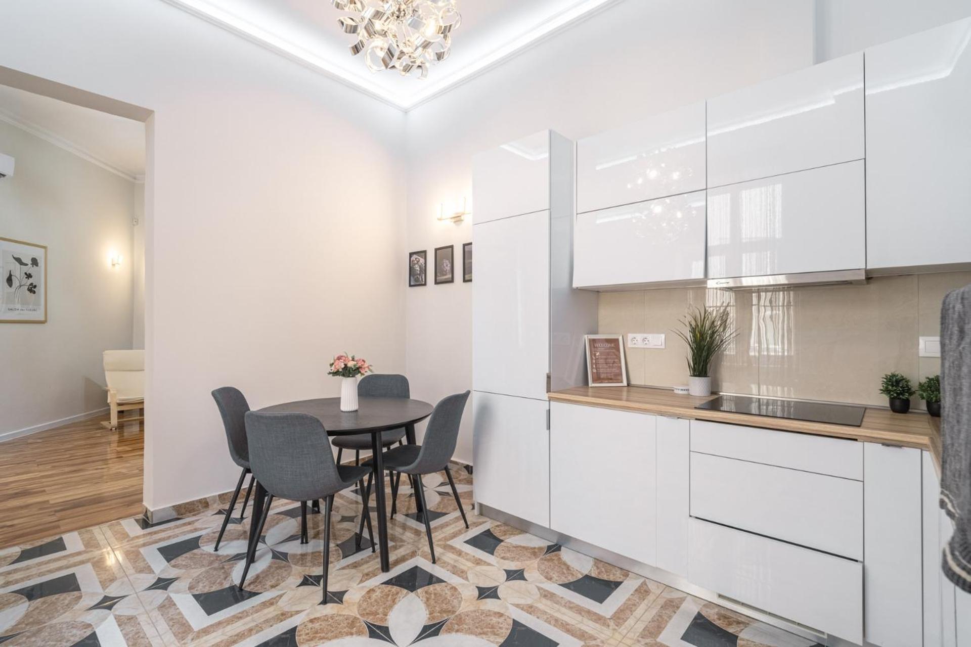 Apartment Exclusive N' Charming With Sauna In The Heart Of
